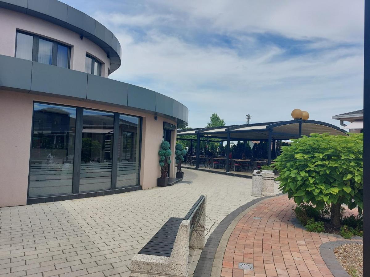 Motel Ms Srpski Itebej Eksteriør billede